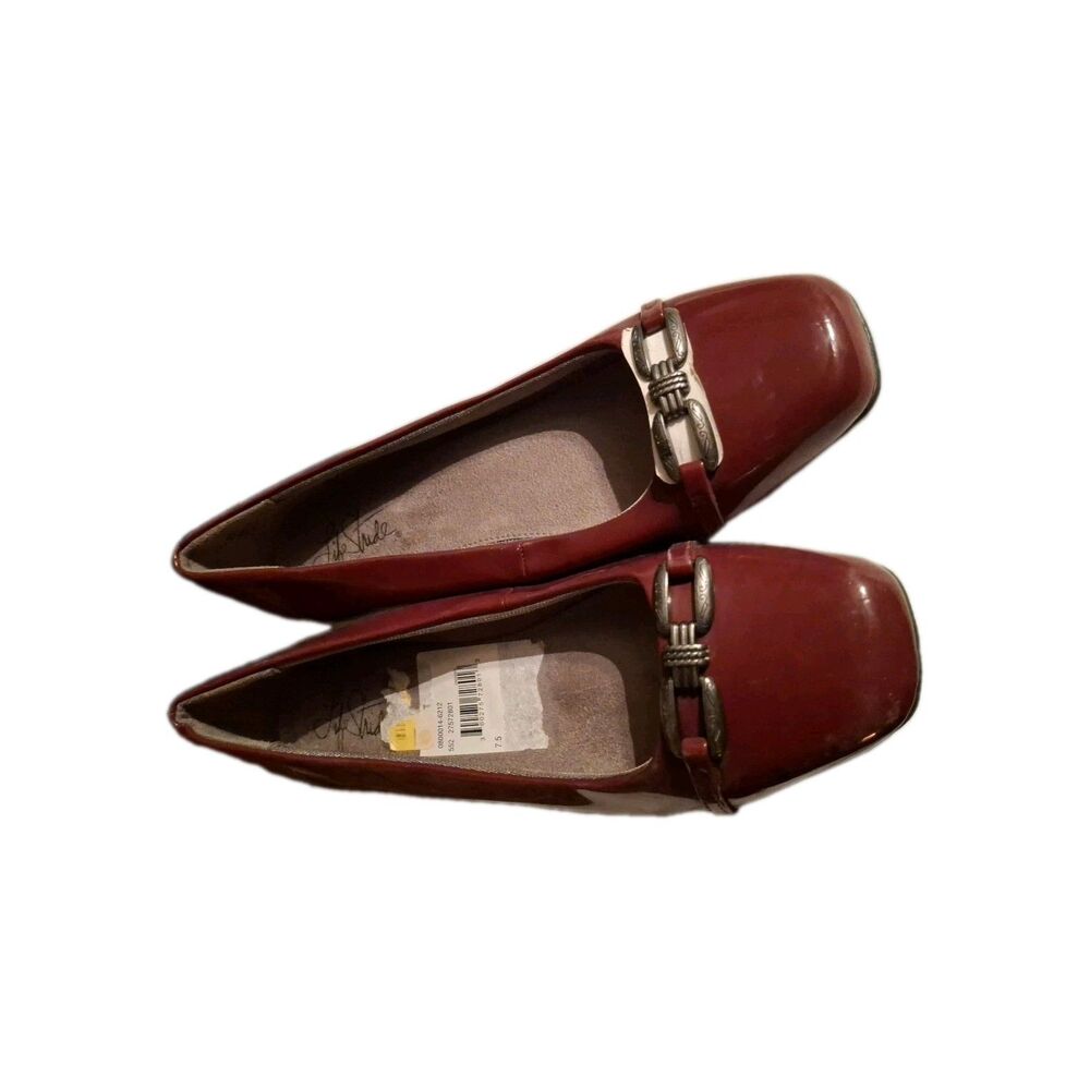 LifeStride Slip-on with with Wedge Heel Size 7.5 Burgundy Patent Leather